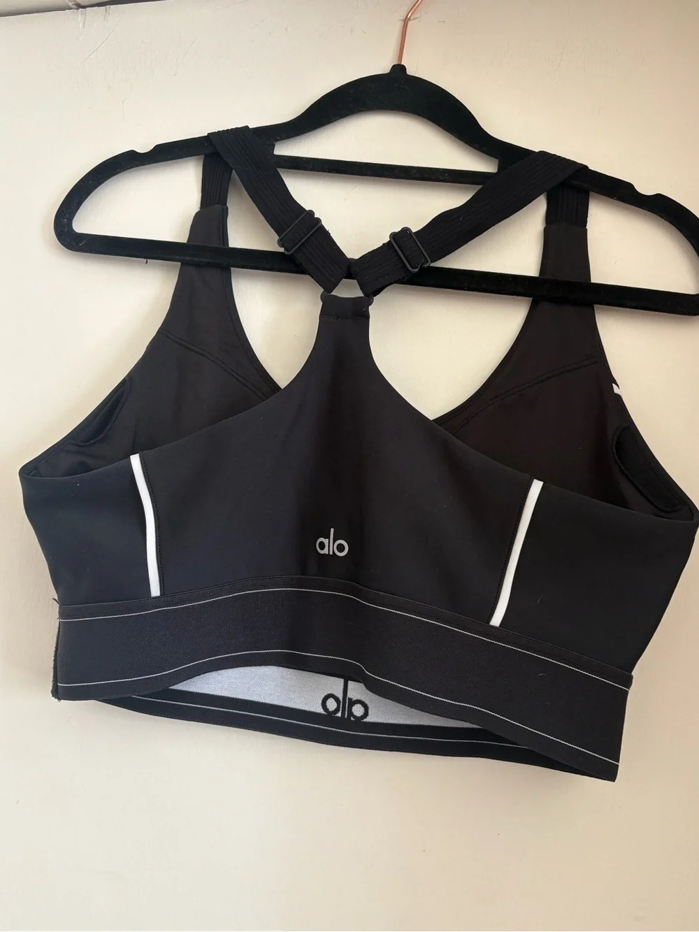 ALO Airlift Suit up Black Sports Bra